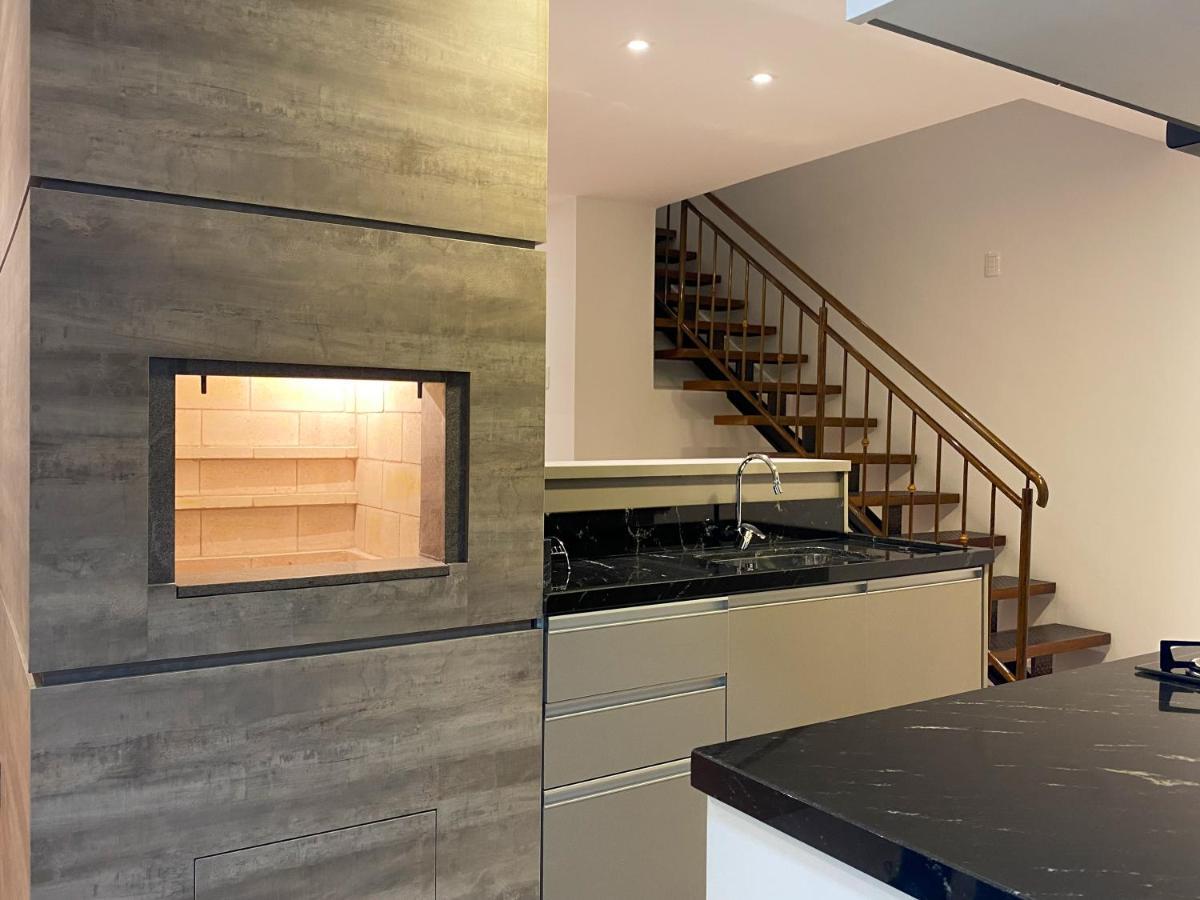 Duplex Novo, Com 02 Suites, Para 06 Pessoas, E 02 Vagas De Garagem Канела Екстериор снимка